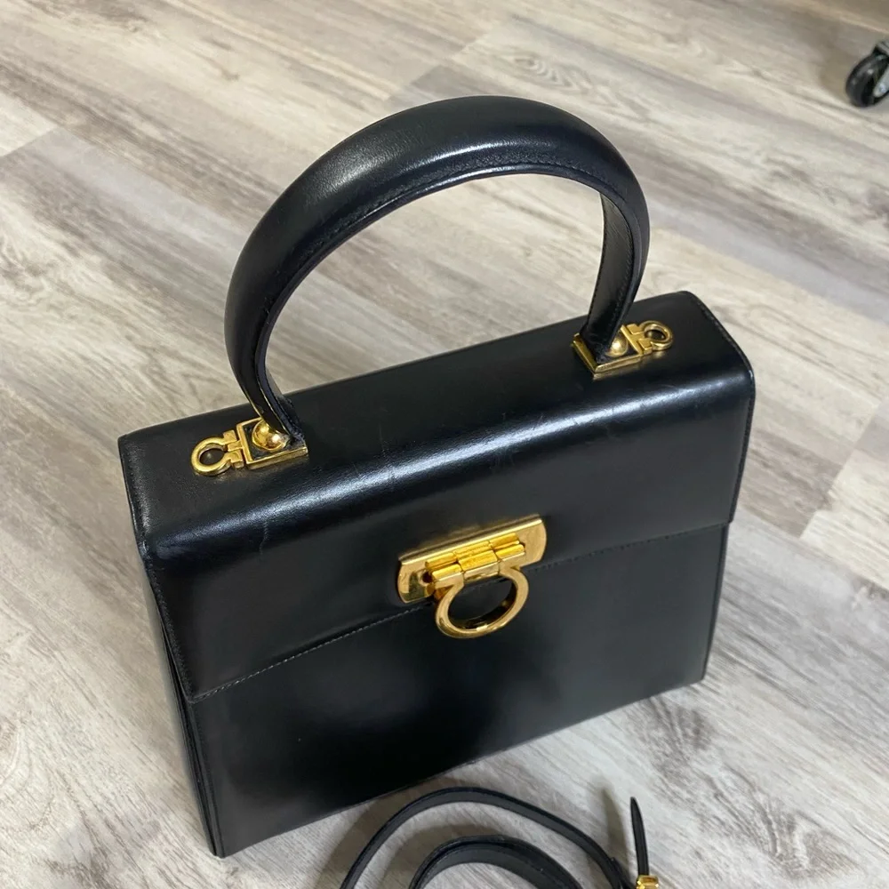Used - Picture 2 of 10